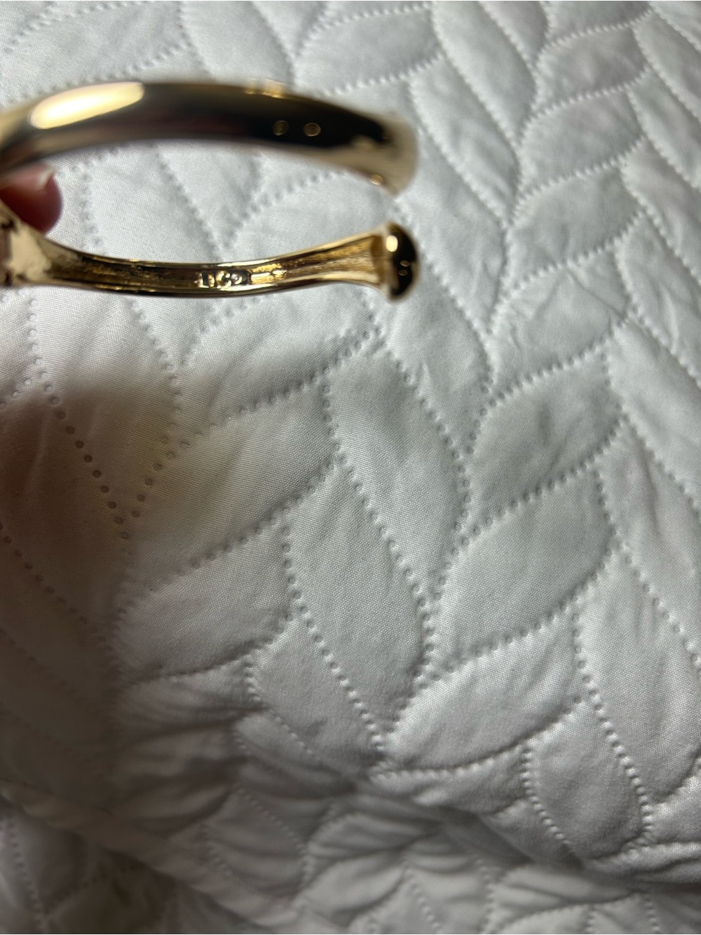 Vintage Y2K Liz Claiborne LC Gold Tone Hinge Bangle Bracelets Set of 2 - Picture 2 of 5